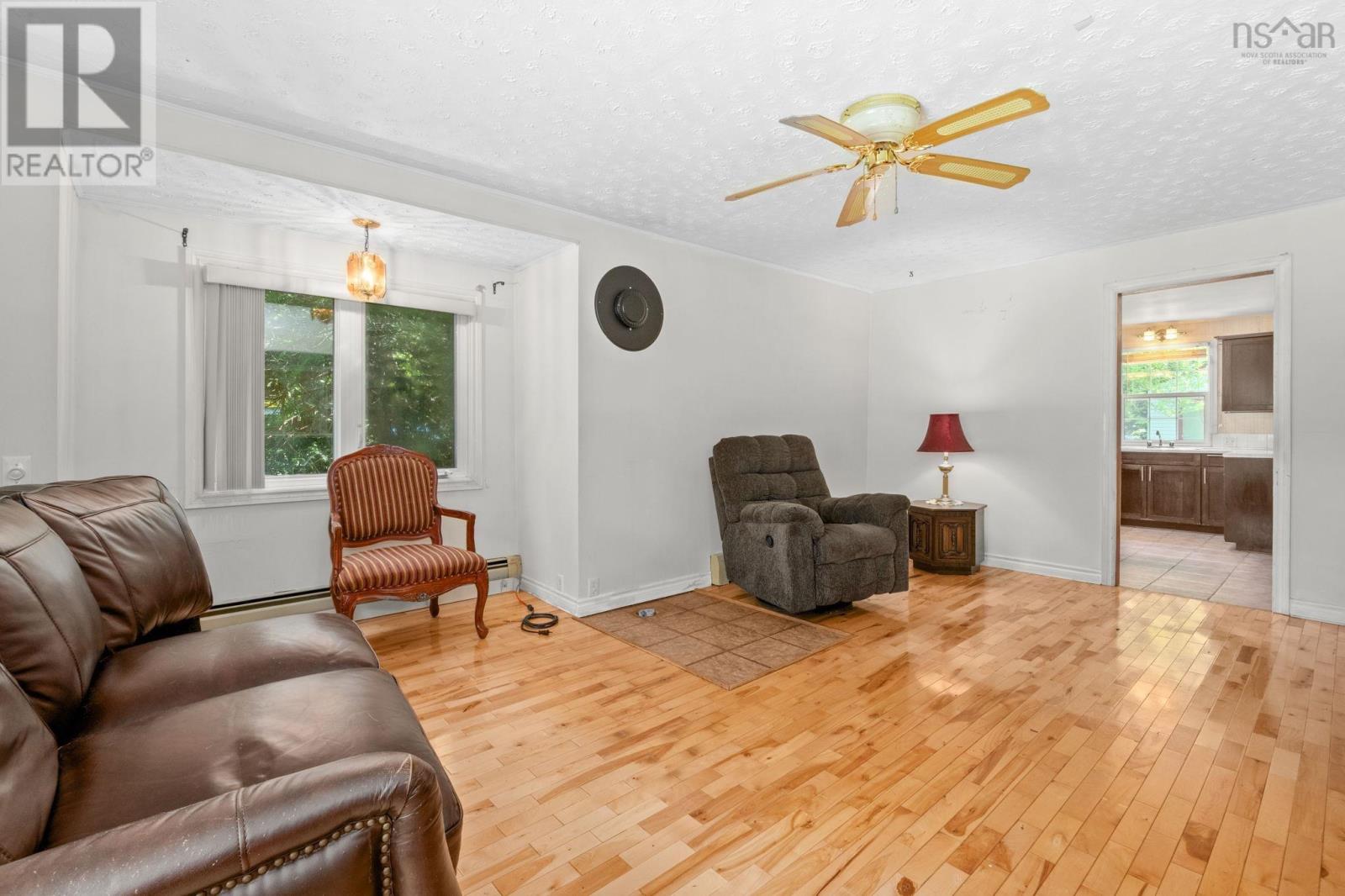 161 Lakeview Road - 10