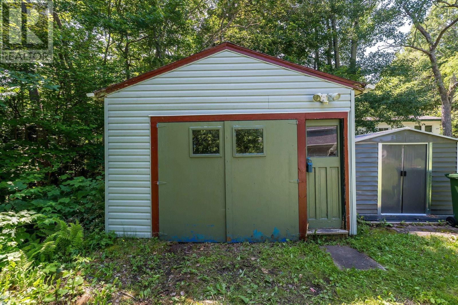 161 Lakeview Road - 32
