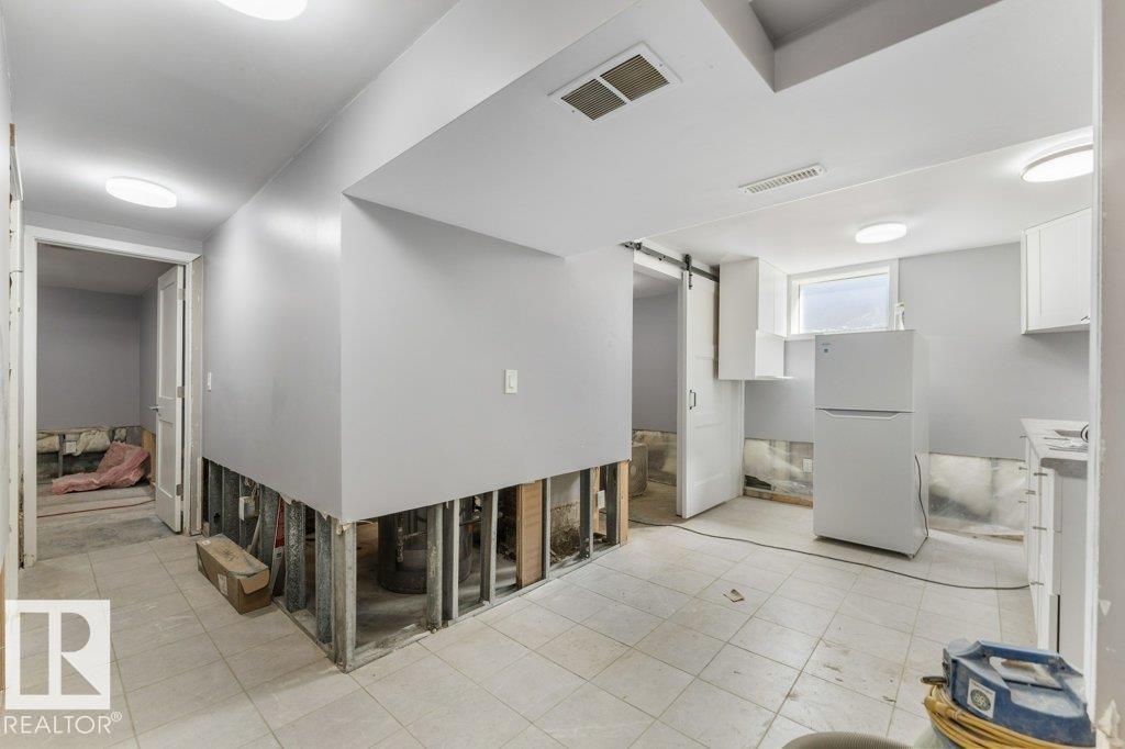 12106 77 ST NW - 26
