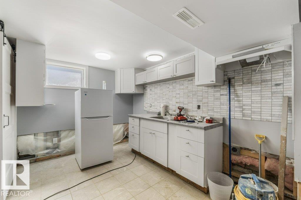 12106 77 ST NW - 27