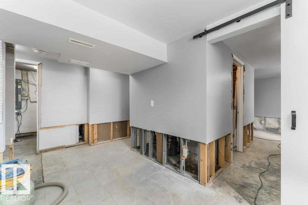 12106 77 ST NW - 28