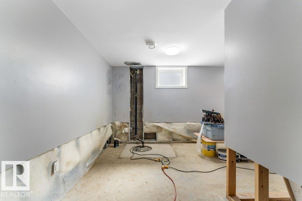 12106 77 ST NW - 31