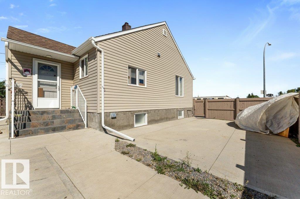 12106 77 ST NW - 40