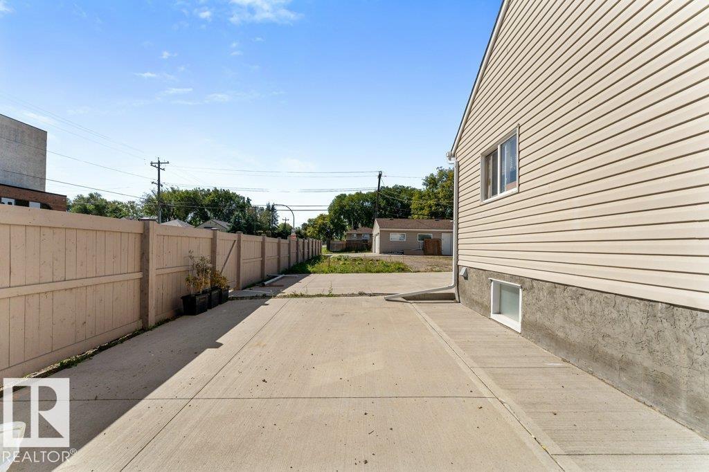 12106 77 ST NW - 41