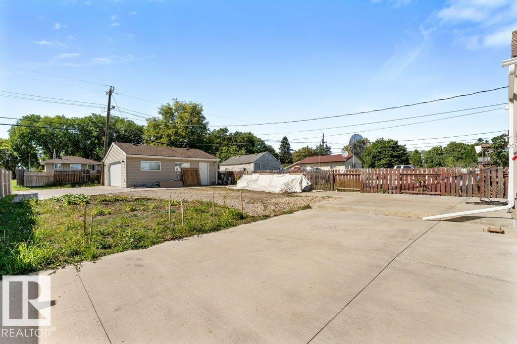 12106 77 ST NW - Image 45