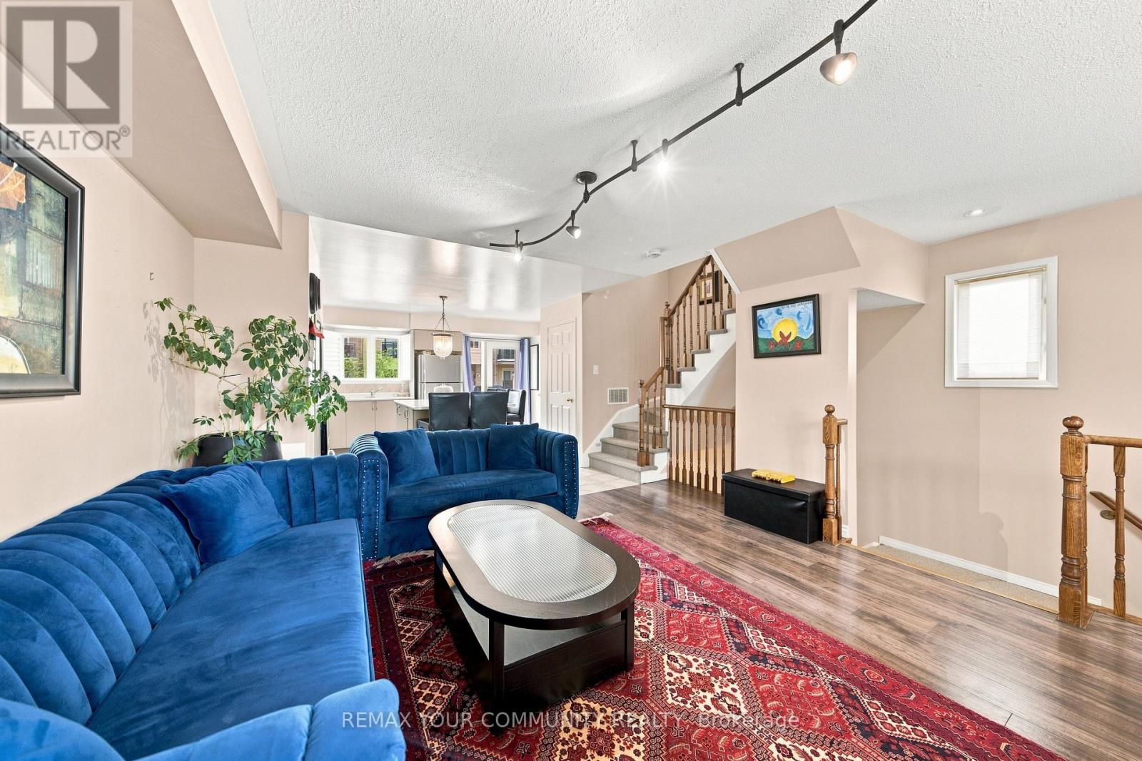 #261 4975 SOUTHAMPTON DRIVE - 10