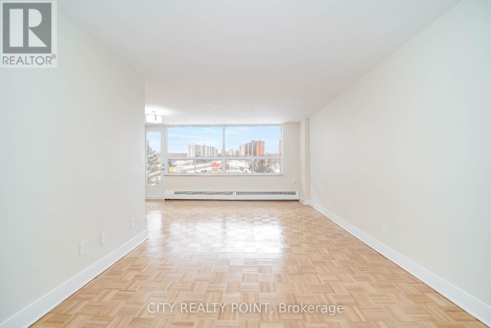 #1008 6200 Bathurst Street, Toronto (Westminster-Branson), Ontario, M2R2A3, Toronto (Westminster-Branson), Ontario — photo 3 of 5