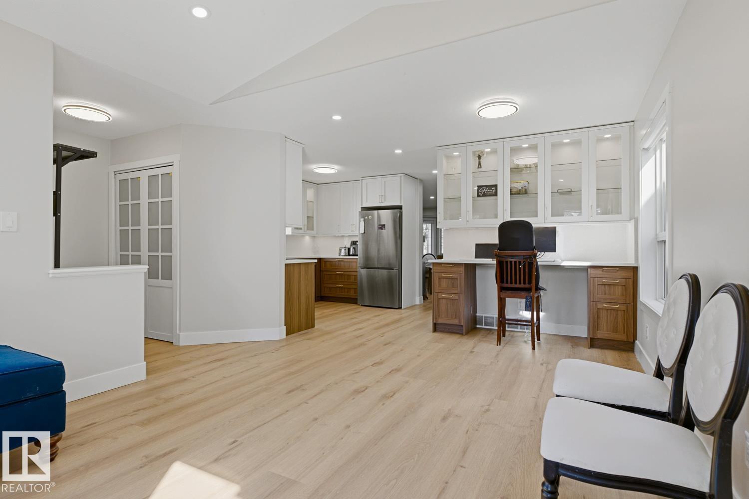 3830 22 ST NW - 22