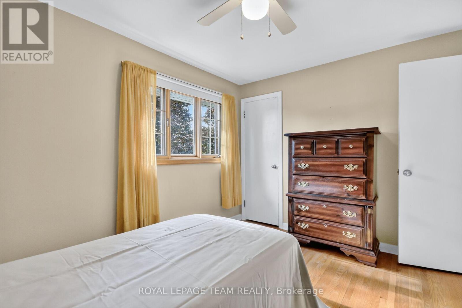 957 WINNINGTON AVENUE - Image 20