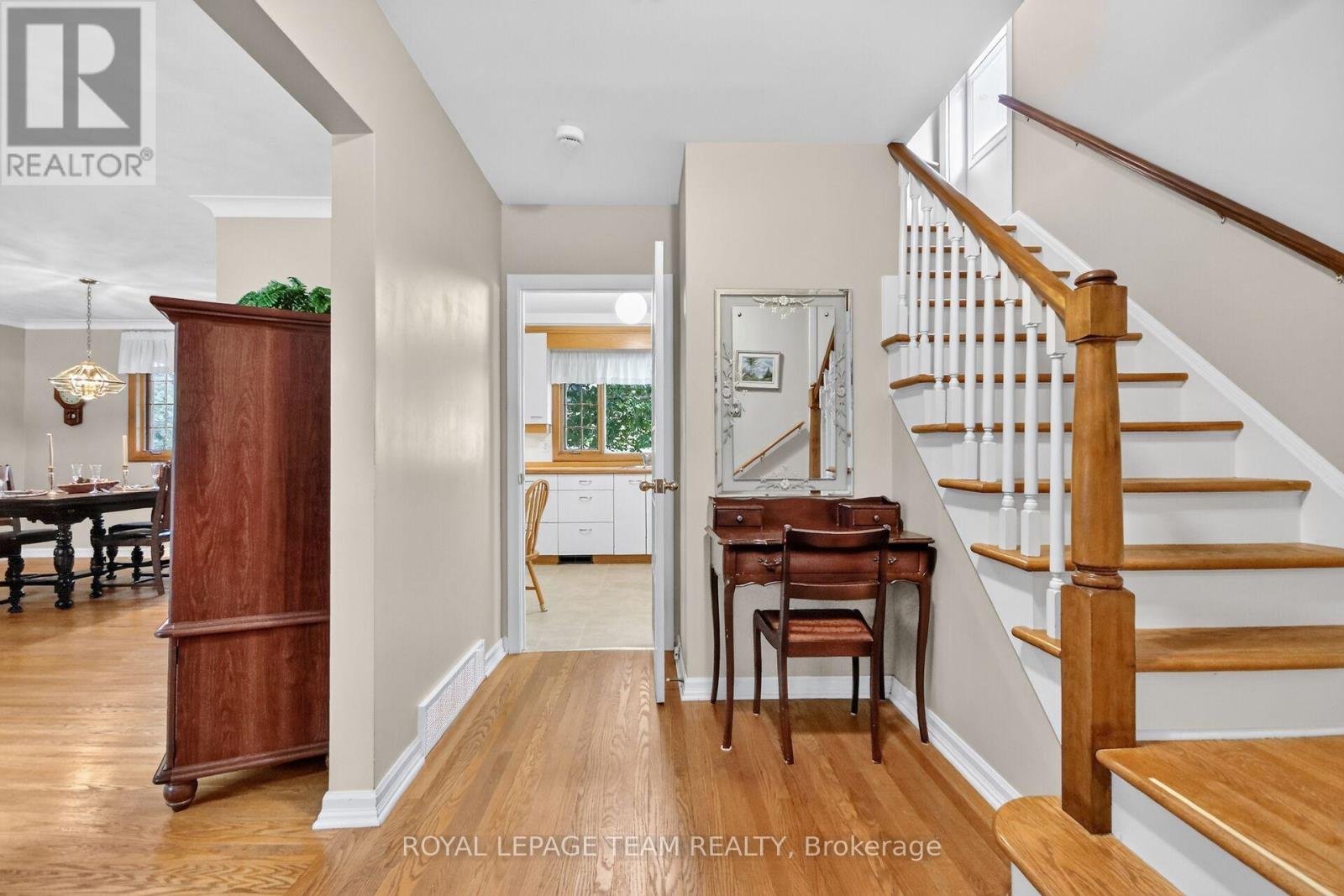 957 WINNINGTON AVENUE - Image 6