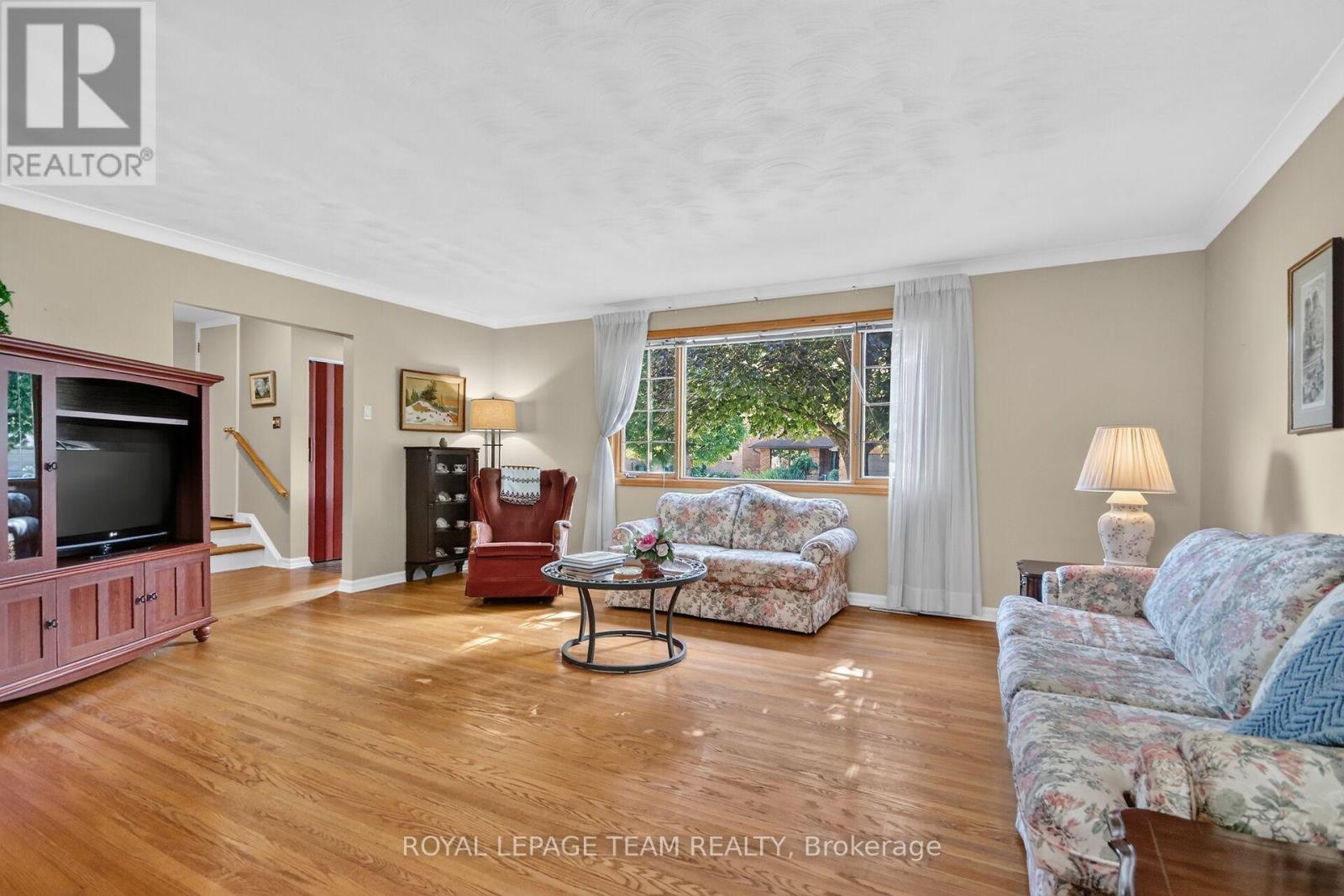 957 WINNINGTON AVENUE - Image 8