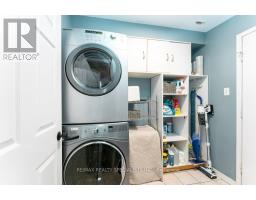 Kitchen - 34 Killaloe Crescent, Halton Hills, ON L7G5N2 Photo 11