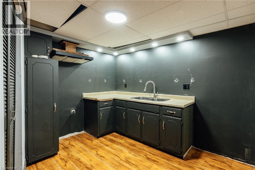 229 WINFIELD Avenue - Image 22