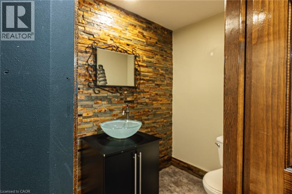 229 WINFIELD Avenue - Image 25