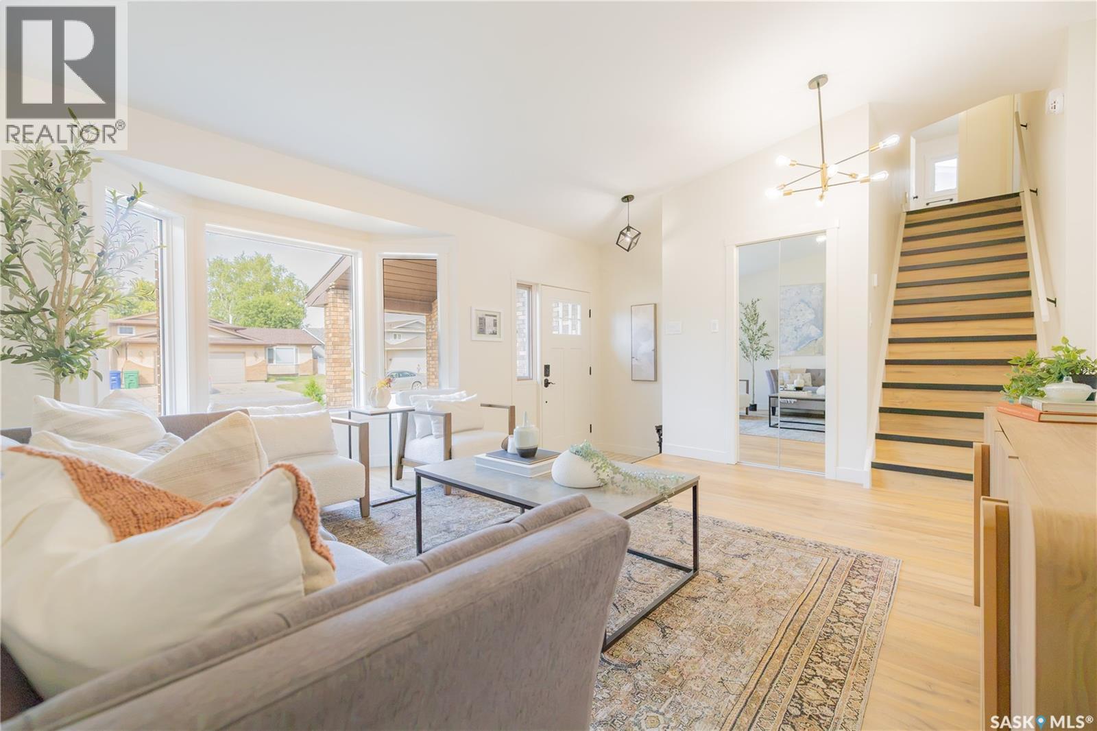 230 Hogg WAY - Image 7