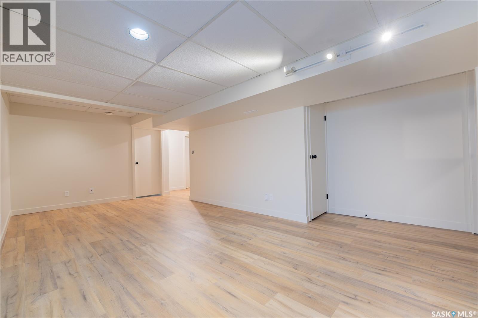 230 Hogg WAY - Image 32