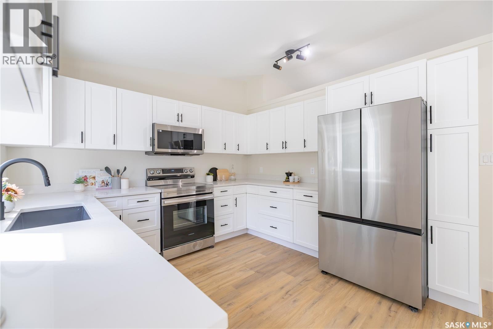 230 Hogg WAY - Image 20