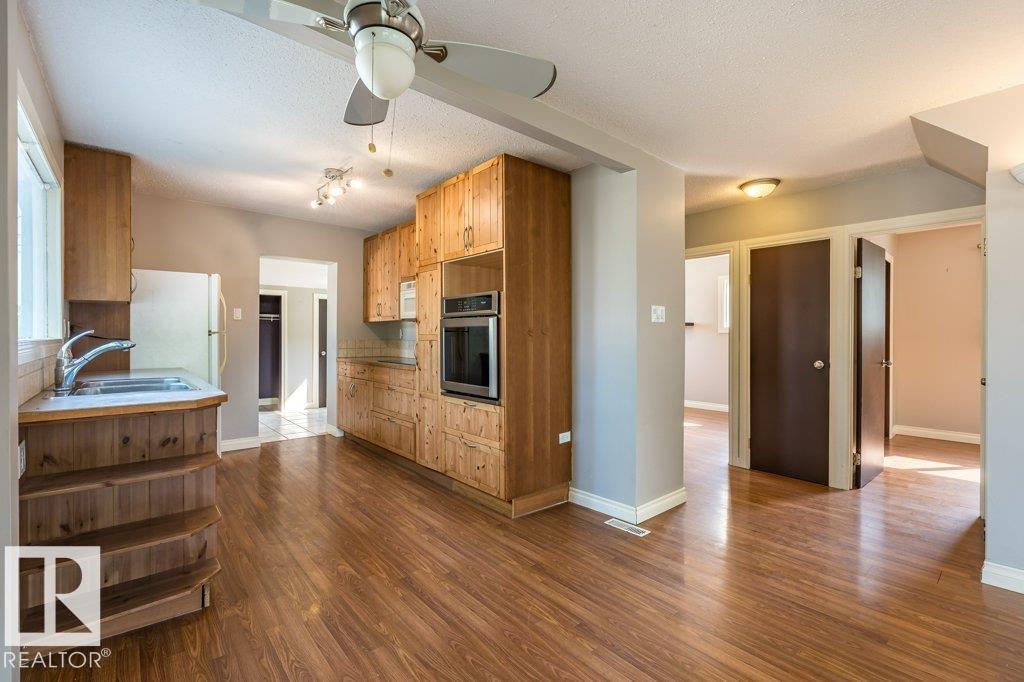 5423 48 ST - 12