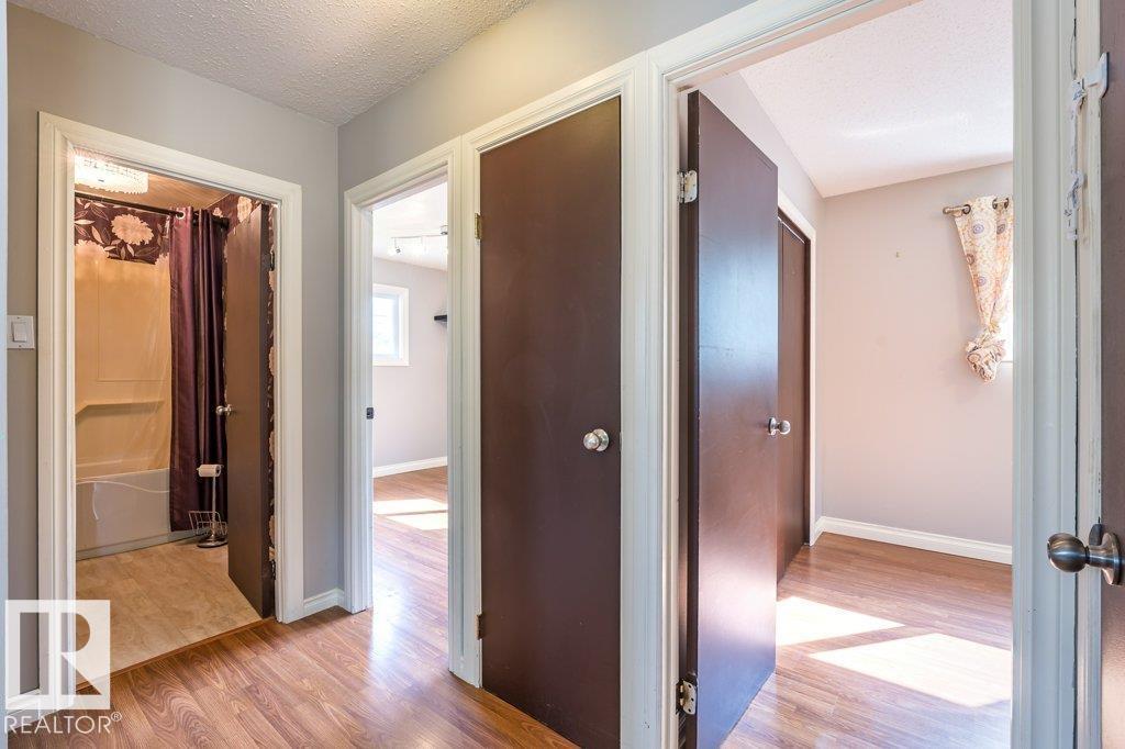 5423 48 ST - 20