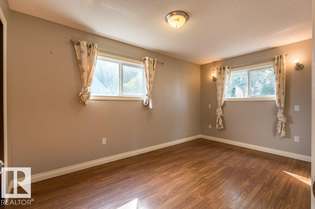 5423 48 ST - Image 21