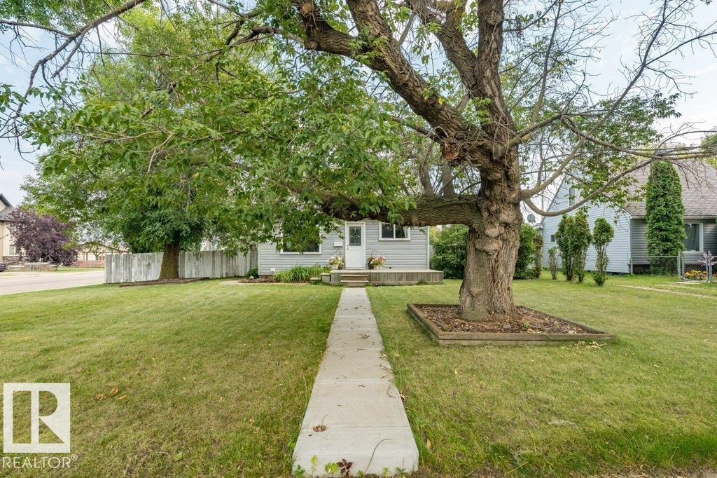 5423 48 ST - 3