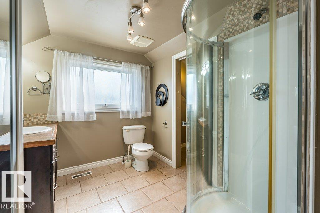 5423 48 ST - Image 32