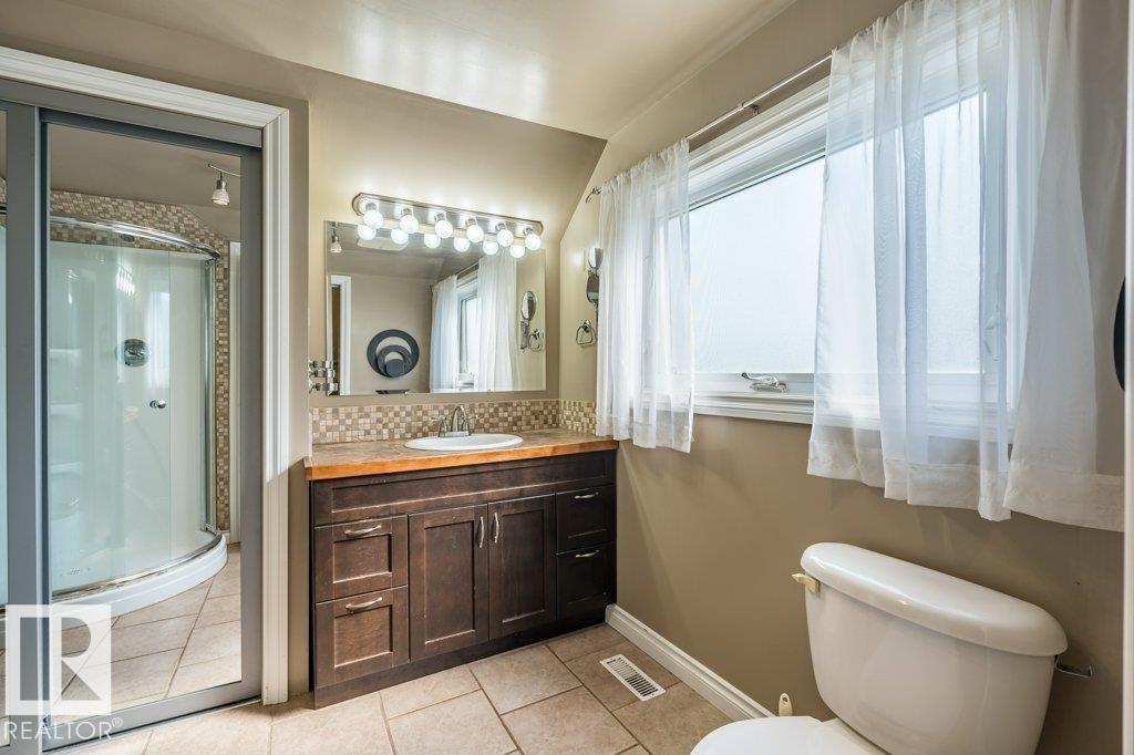 5423 48 ST - Image 33