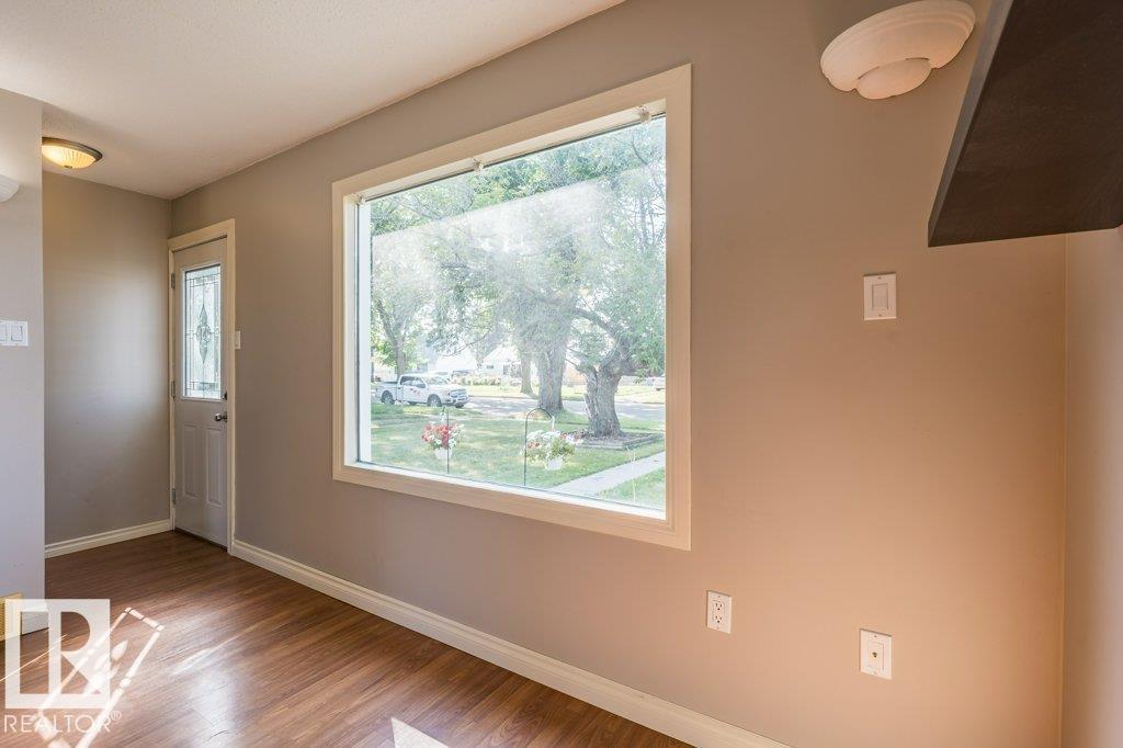 5423 48 ST - Image 9