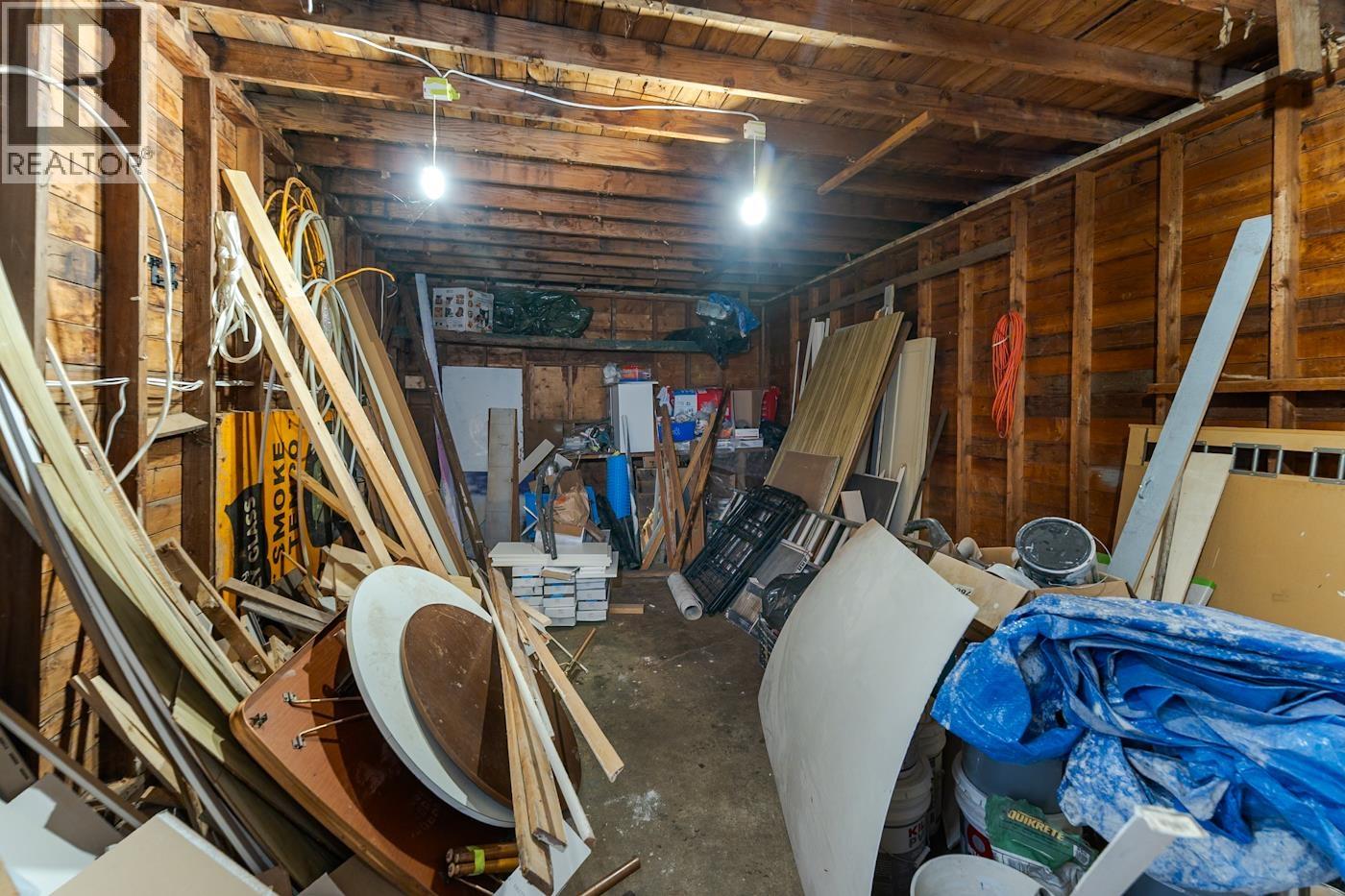 2025 PINE STREET - 10