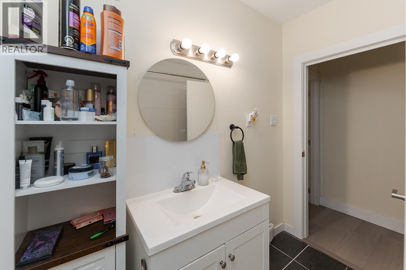 Photo 19 of 40 — 2025 PINE STREET · Prince George, BC