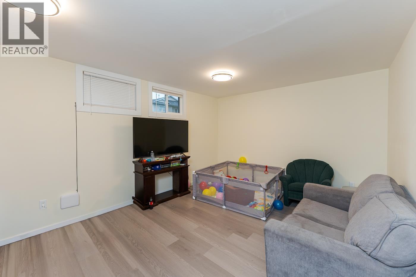 Photo 32 of 40 — 2025 PINE STREET · Prince George, BC