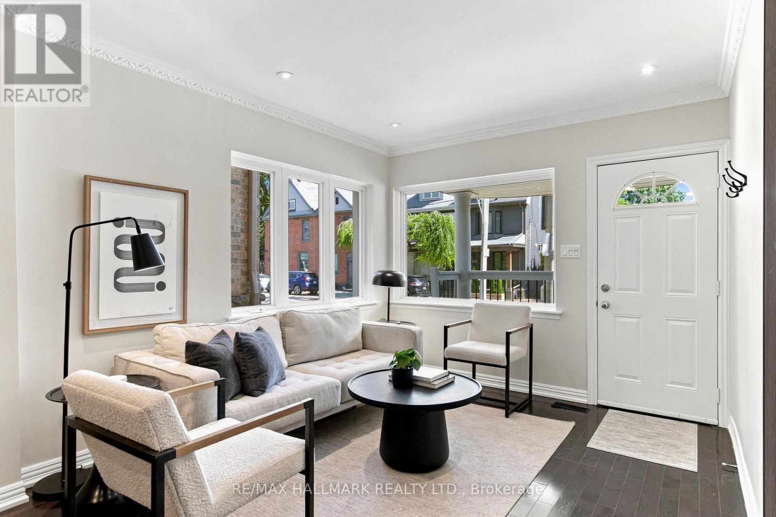 76 PAPE AVENUE - 8