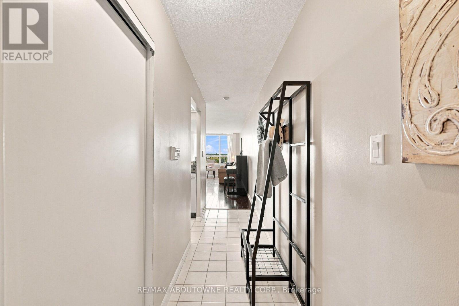 #705 88 CORPORATE DRIVE - Image 6