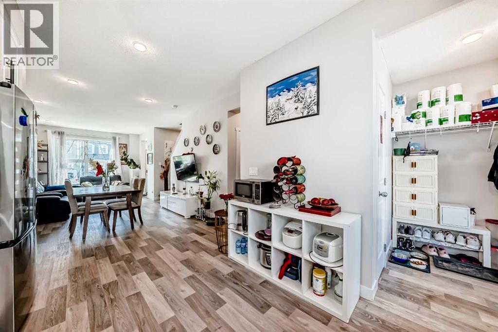16 Carringvue Way NW - 3
