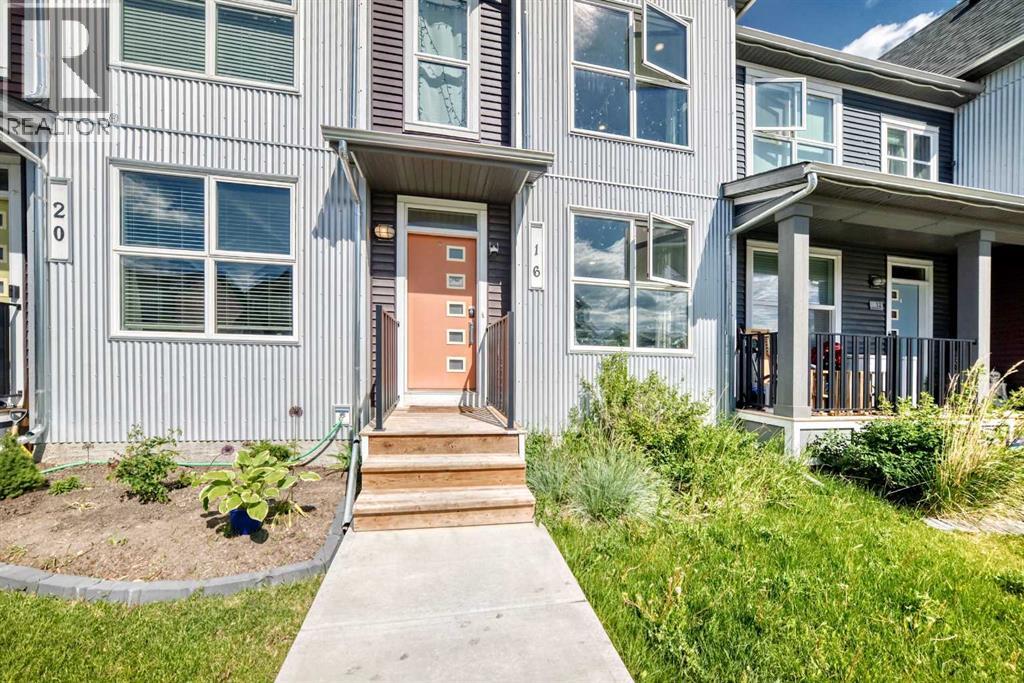 16 Carringvue Way NW - 2