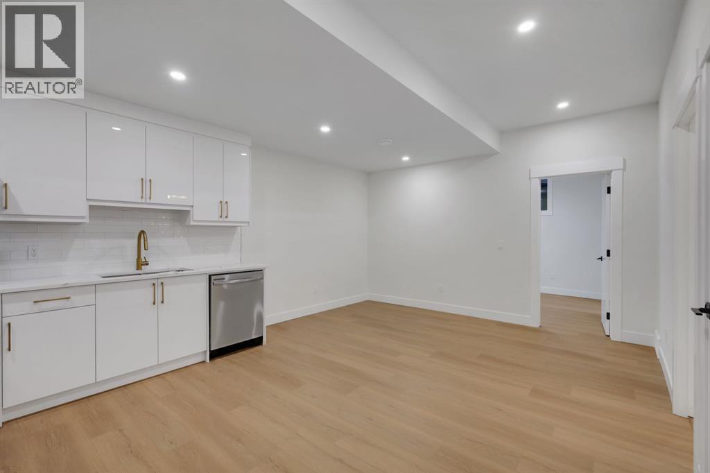 6429 33 Avenue NW - Image 35