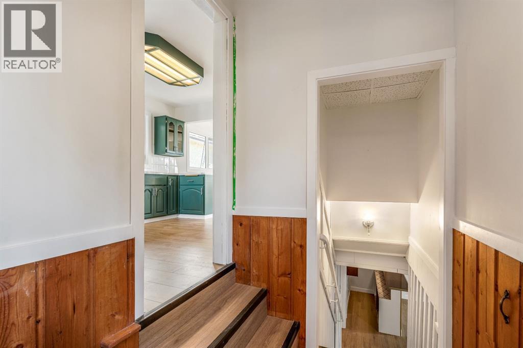 1238 8 Street N - 17