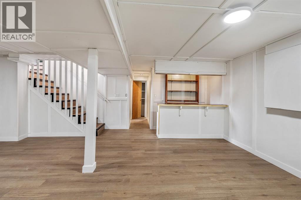 1238 8 Street N - 21