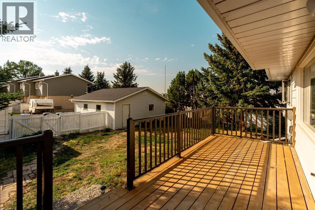 1238 8 Street N - 38