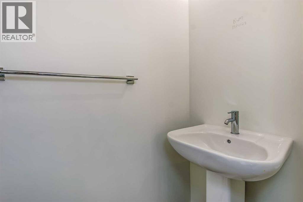 404 River Avenue, Cochrane