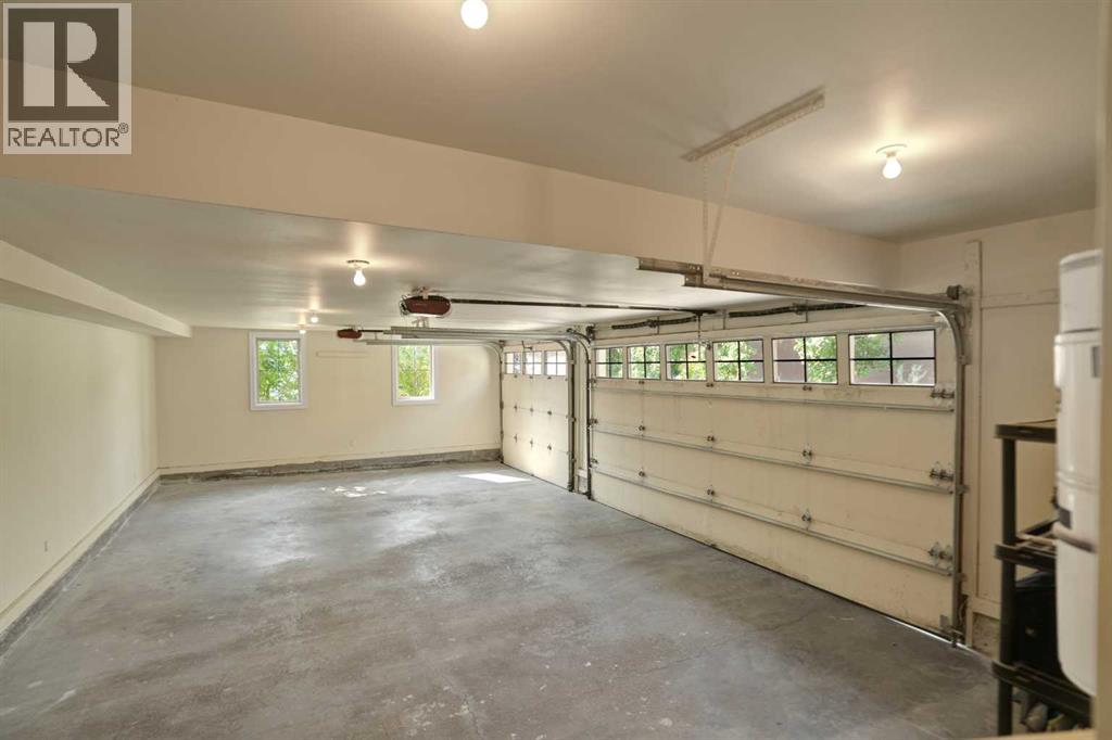 14 Coulee View SW - 49