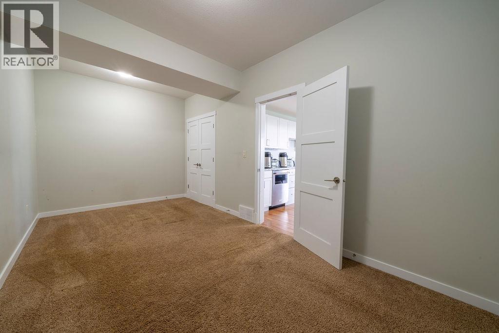 2266 LINFIELD Drive - 38