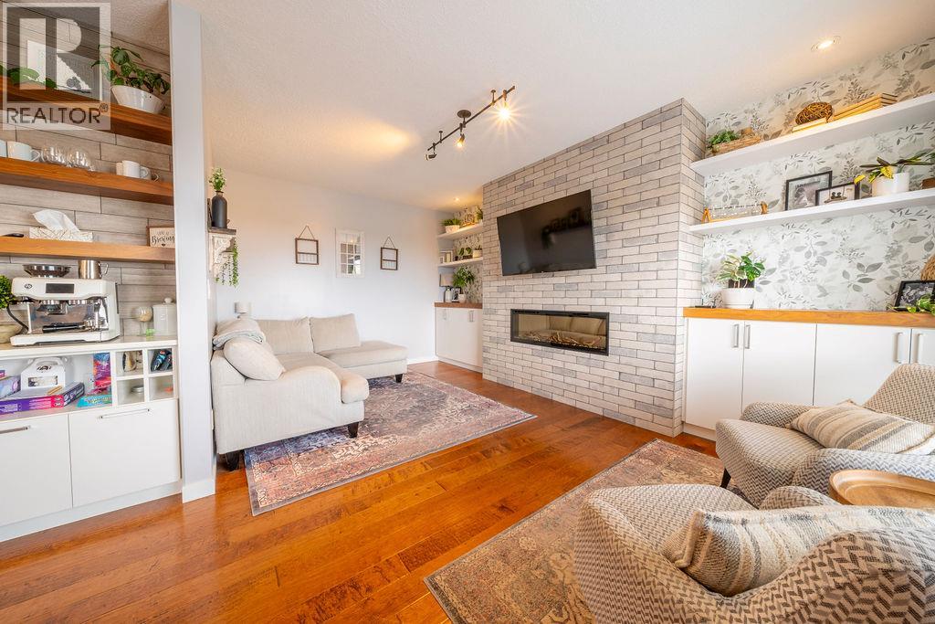 2266 LINFIELD Drive - Image 13