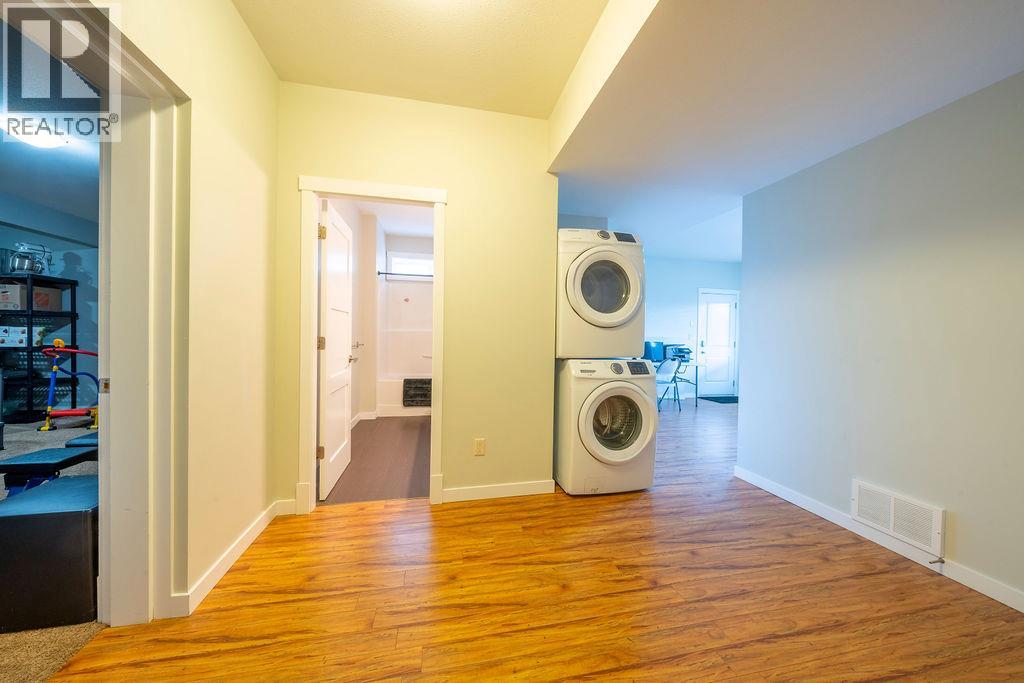 2266 LINFIELD Drive - Image 33