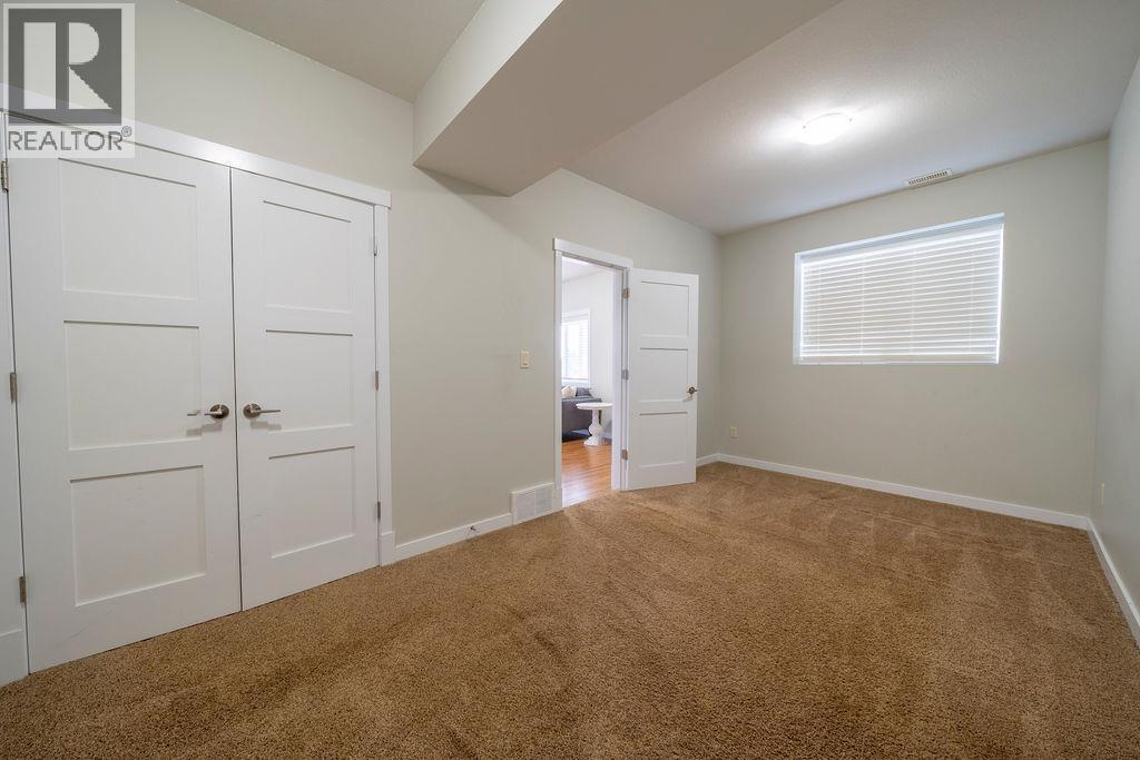 2266 LINFIELD Drive - 39
