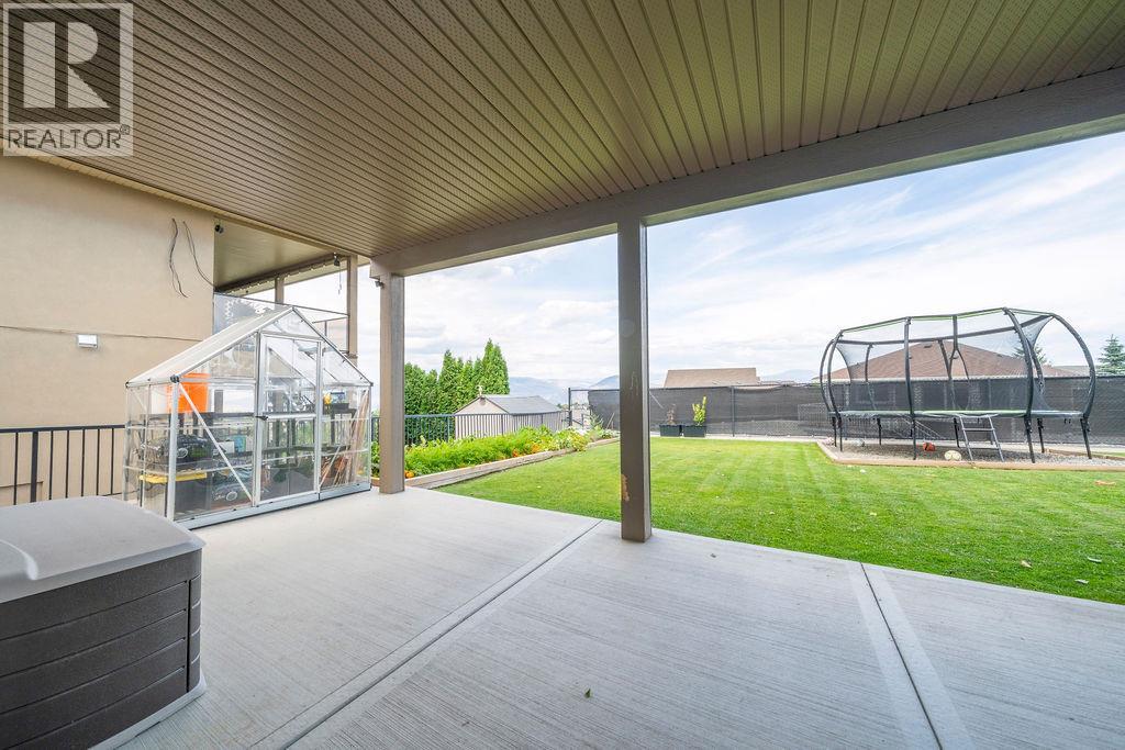 2266 LINFIELD Drive - Image 42