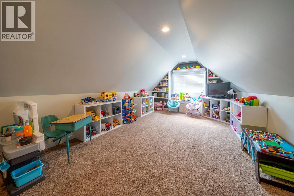 2266 LINFIELD Drive - 21