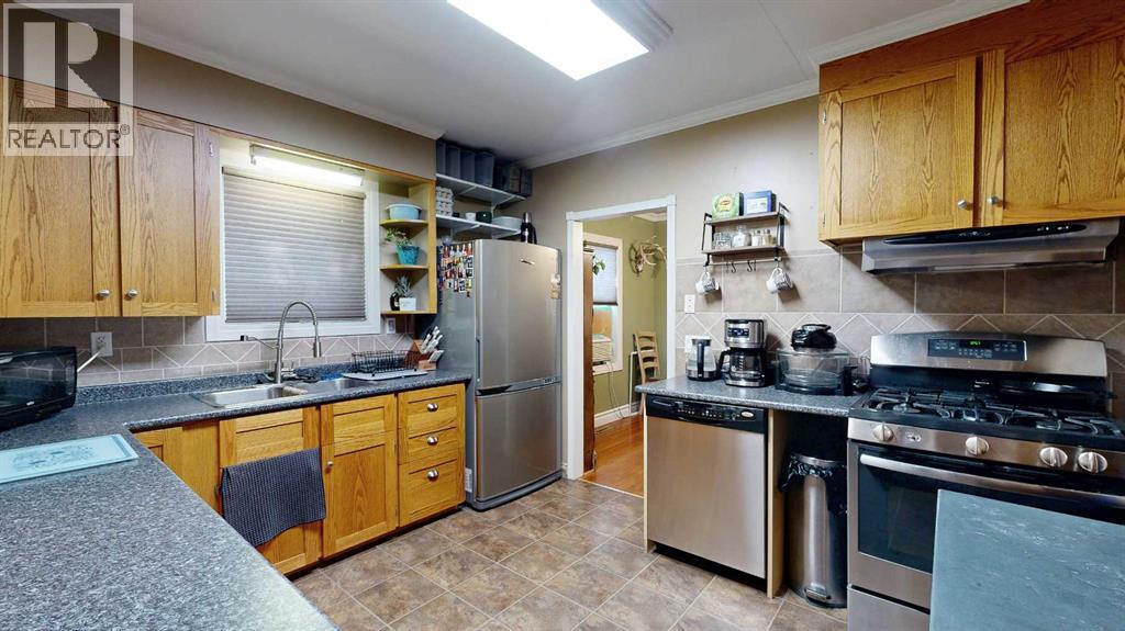 Listing photo – 5013 48 Street, Stettler