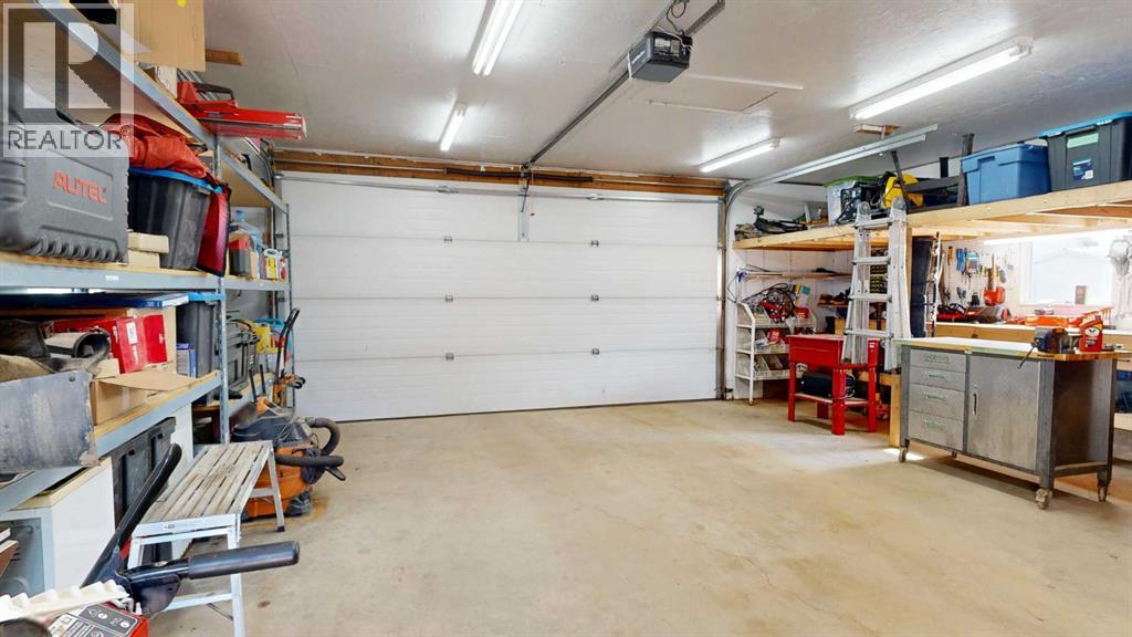 Listing photo – 5013 48 Street, Stettler