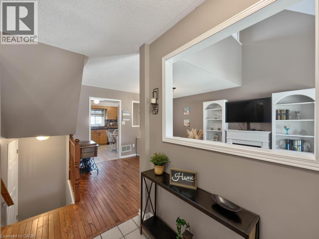 5131 HAWTHORN Drive - Image 6
